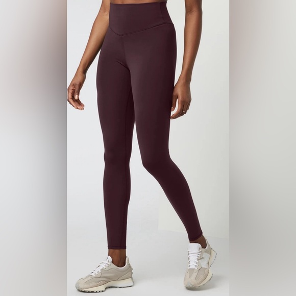 Vuori Pants - NWT Vuori Chilled Out Leggings in Cerise